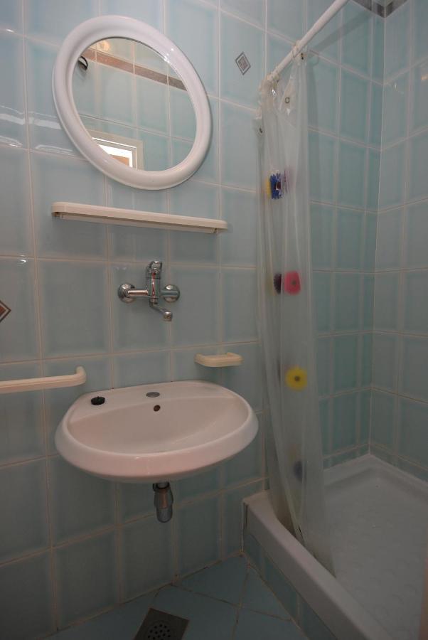 Apartments And Rooms With A Swimming Pool Kali, Ugljan - 14083 Exterior foto