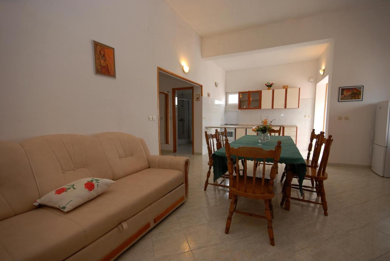 Apartments And Rooms With A Swimming Pool Kali, Ugljan - 14083 Exterior foto