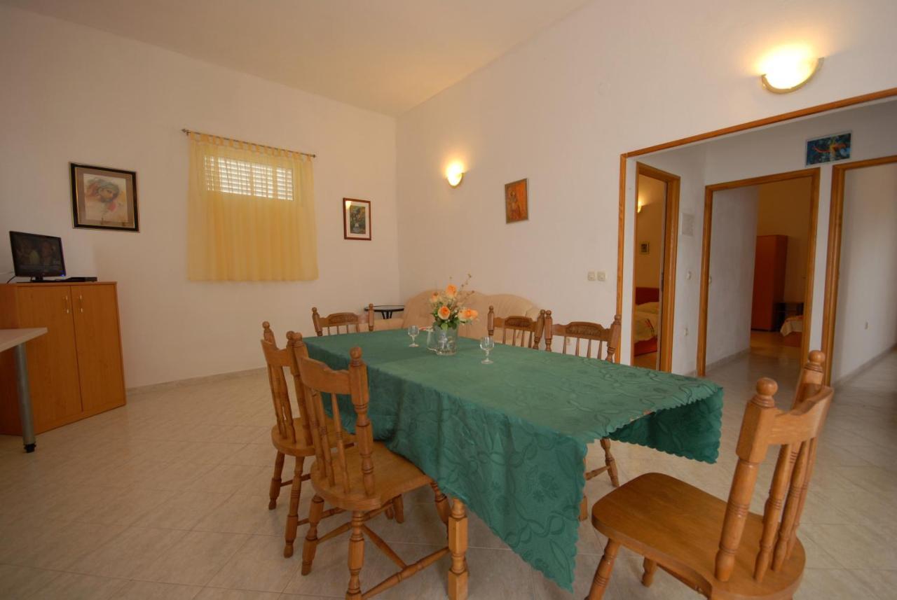 Apartments And Rooms With A Swimming Pool Kali, Ugljan - 14083 Exterior foto