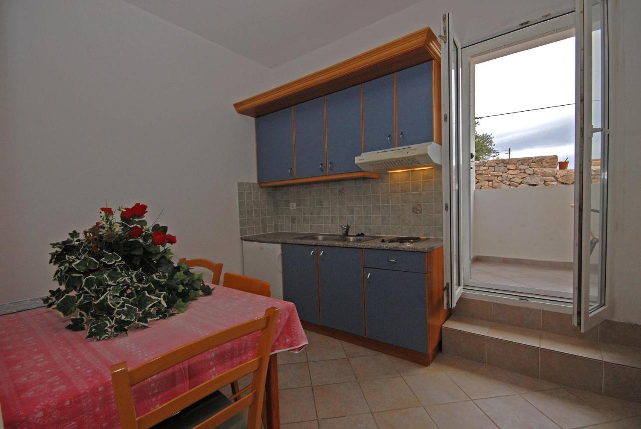 Apartments And Rooms With A Swimming Pool Kali, Ugljan - 14083 Exterior foto