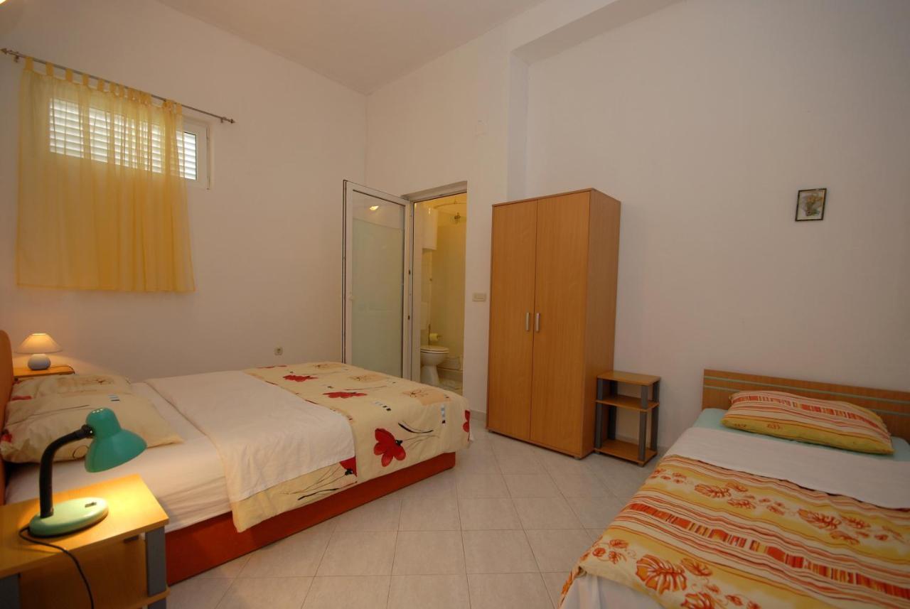 Apartments And Rooms With A Swimming Pool Kali, Ugljan - 14083 Exterior foto